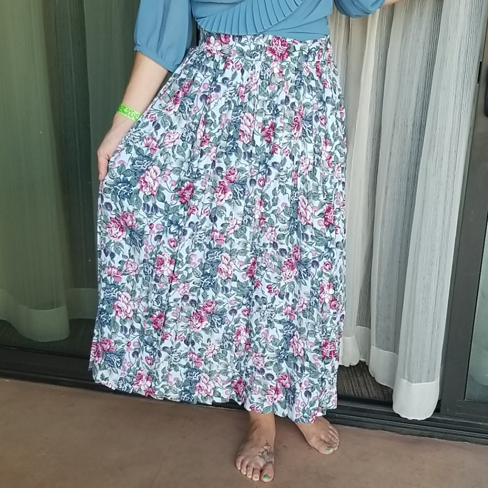 2 PC Set - Blue Shee Blouse & VTG Skirt - Picture 3 of 14
